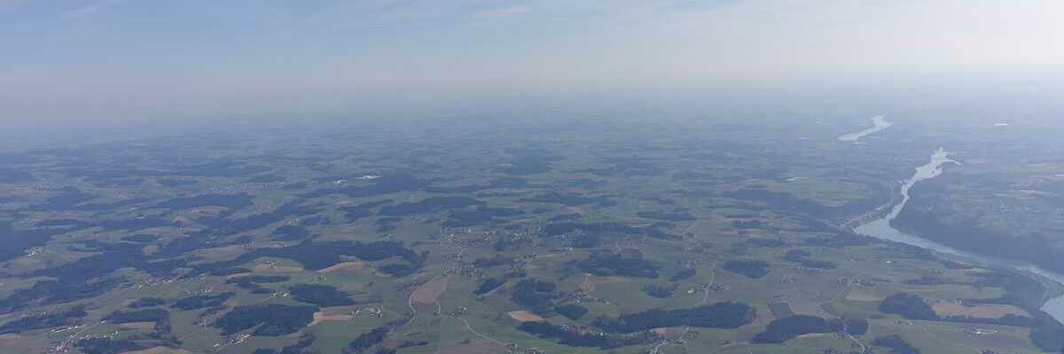Flugwegposition um 14:15:28: Aufgenommen in der Nähe von Kreisfreie Stadt Passau, 94, Deutschland in 1768 Meter